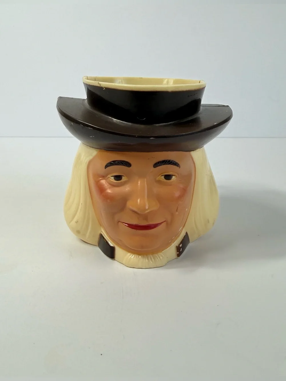 Vintage Quaker Oats Man Plastic Mug Pitcher F&F Mold Retro Kitchen Collectible